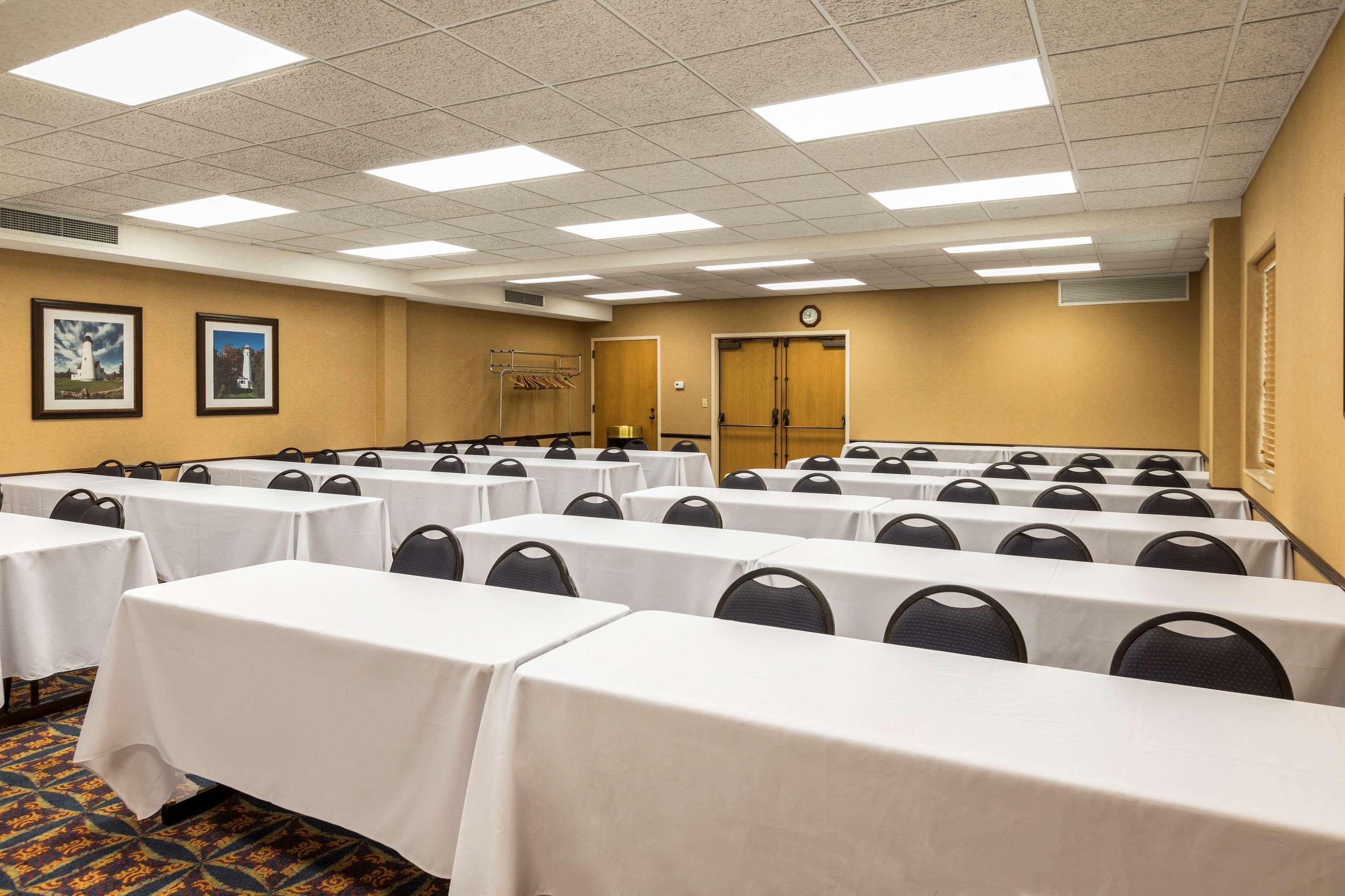 Quality Inn Auburn Hills - Detroit North Ngoại thất bức ảnh